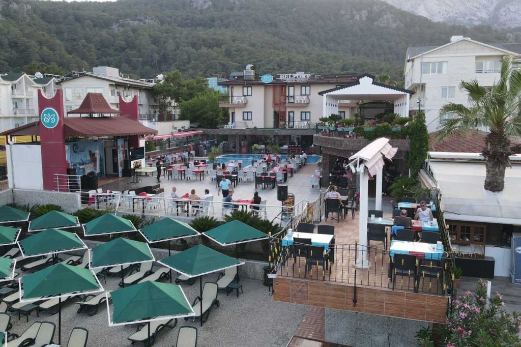 ALERIA BELPORT BEACH HOTEL