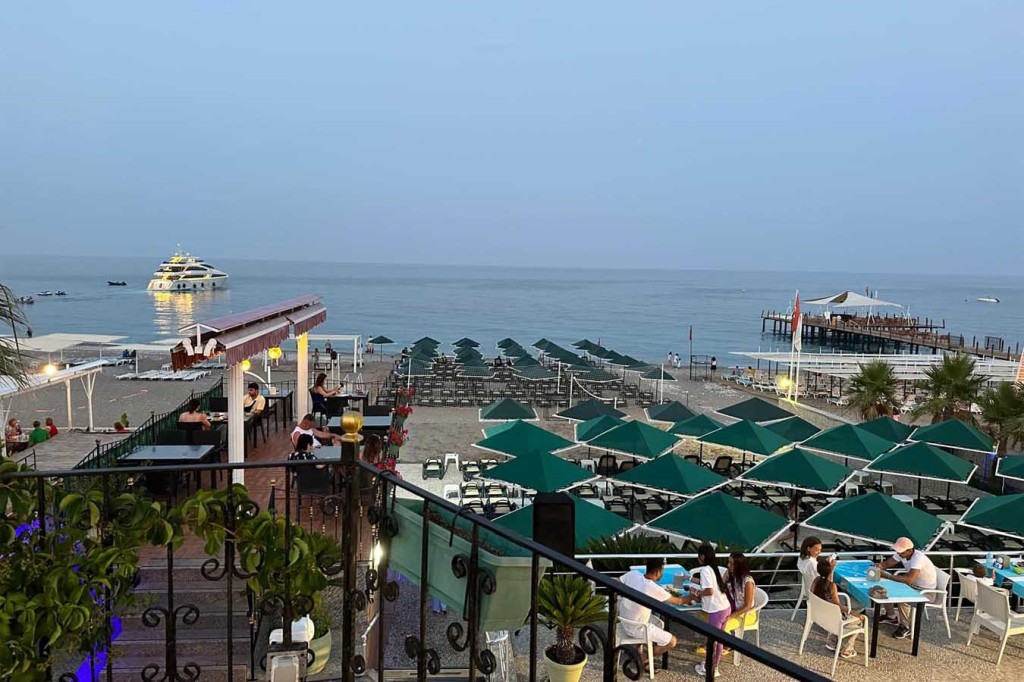 ALERIA BELPORT BEACH HOTEL