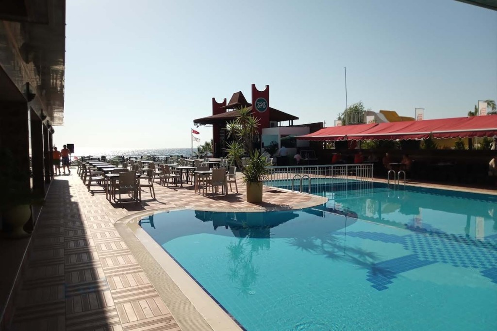 ALERIA BELPORT BEACH HOTEL