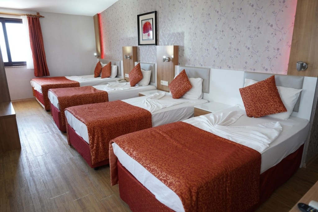 ALERIA BELPORT BEACH HOTEL