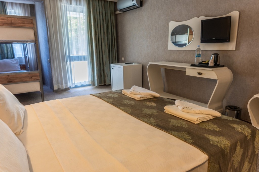 SENTINUS BEACH HOTEL