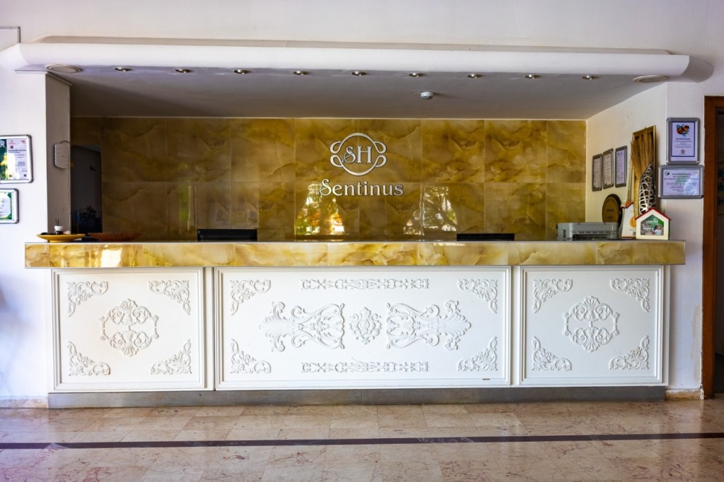SENTINUS BEACH HOTEL