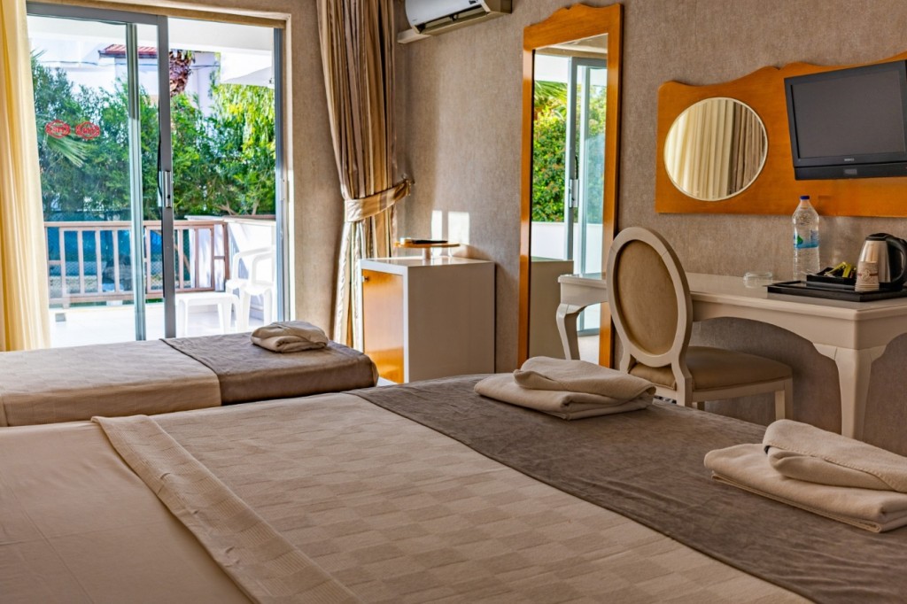 SENTINUS BEACH HOTEL