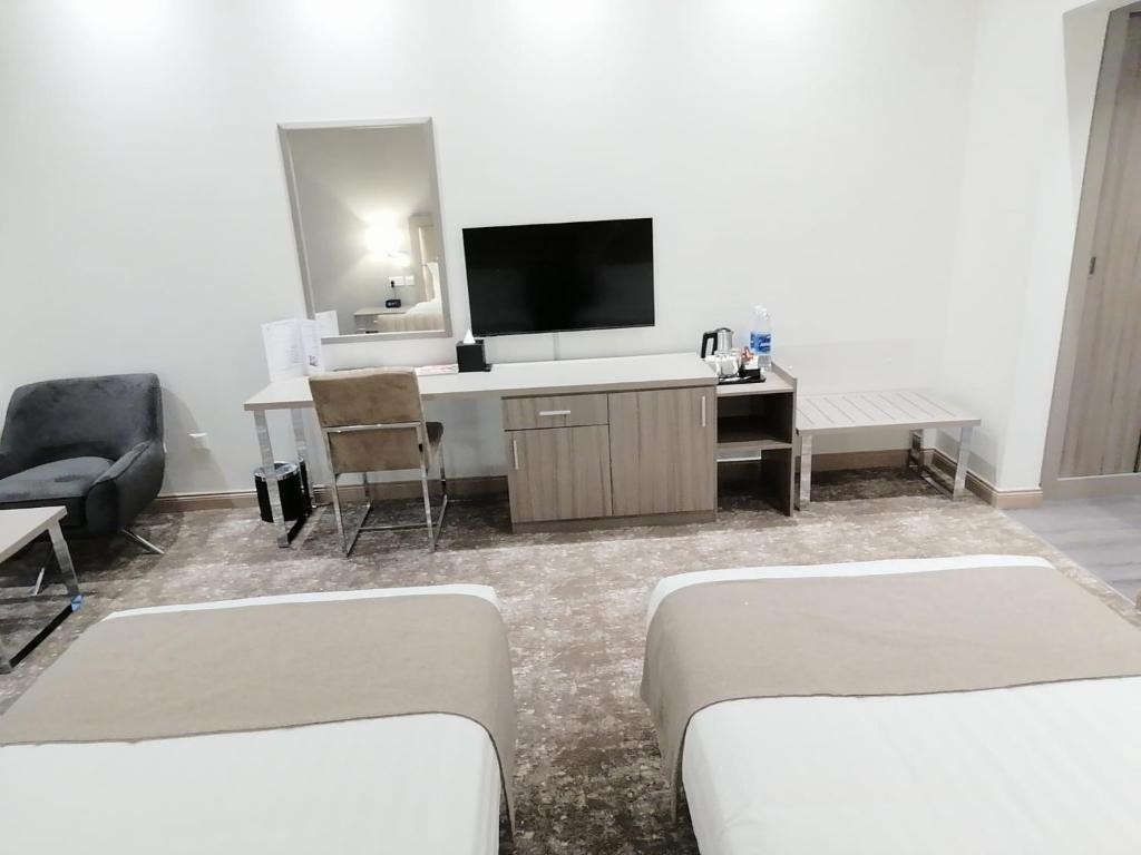 Gloria Hotel & Suites