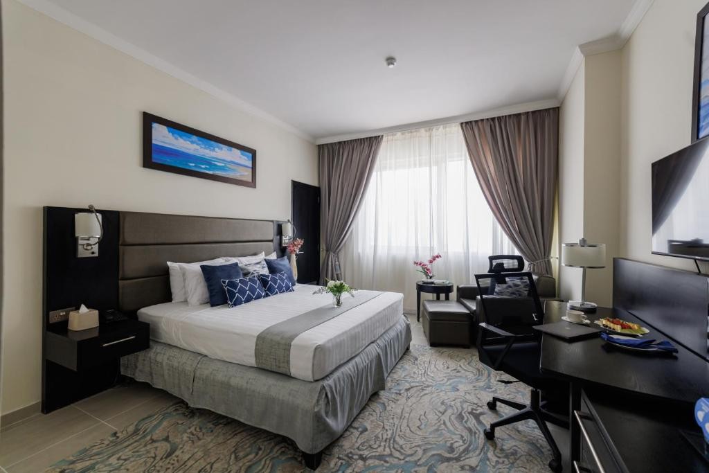 The Royal Riviera Hotel