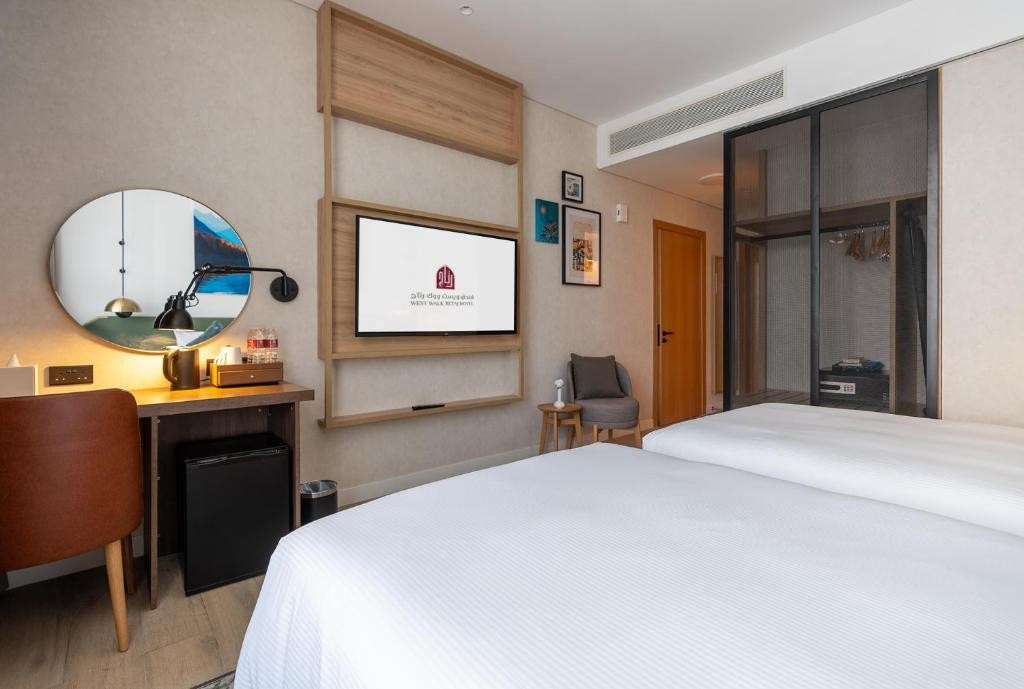 West Walk Retaj Hotel