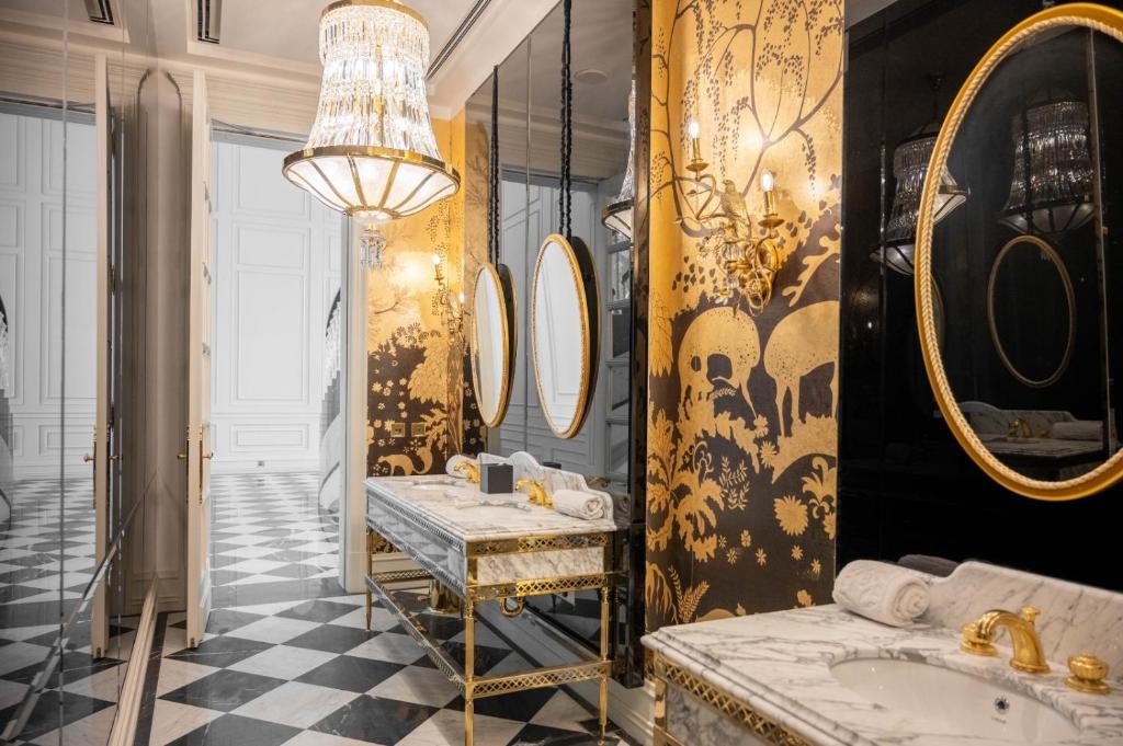 The Bentley Luxury Hotel and Suites