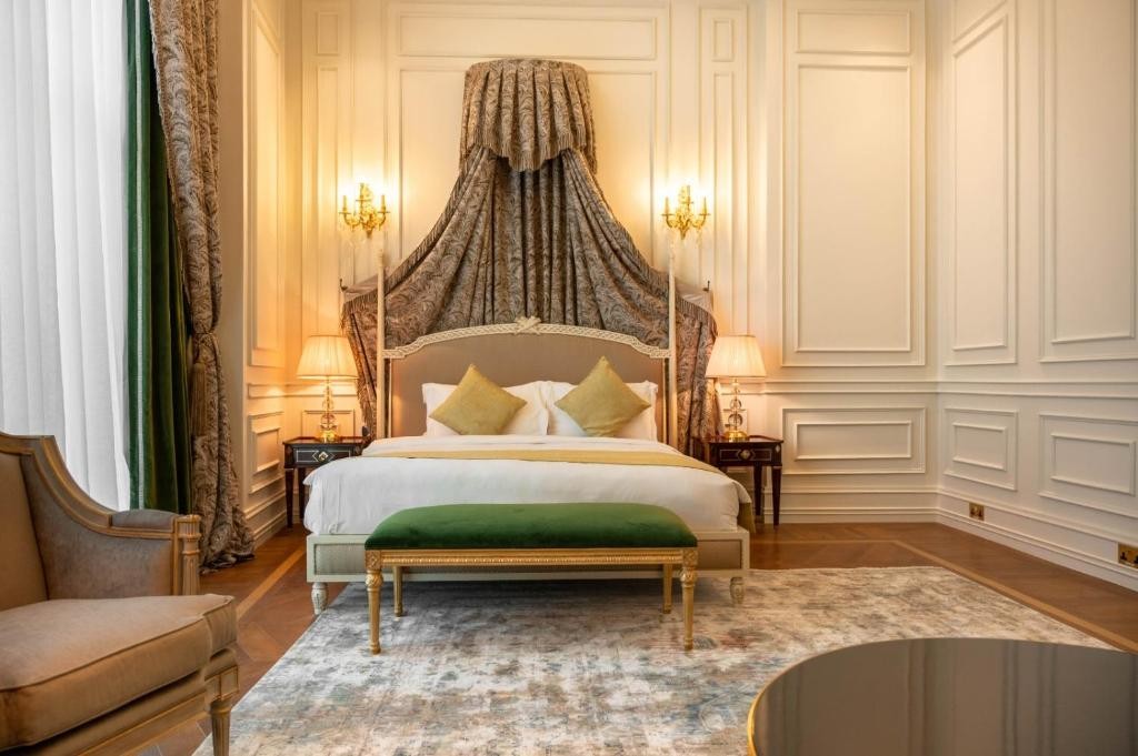 The Bentley Luxury Hotel and Suites