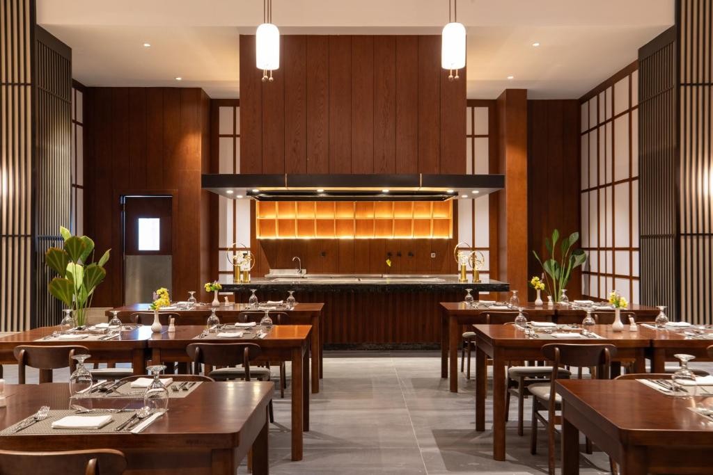 SERENITY SKY ARC SAHL HASHEESH