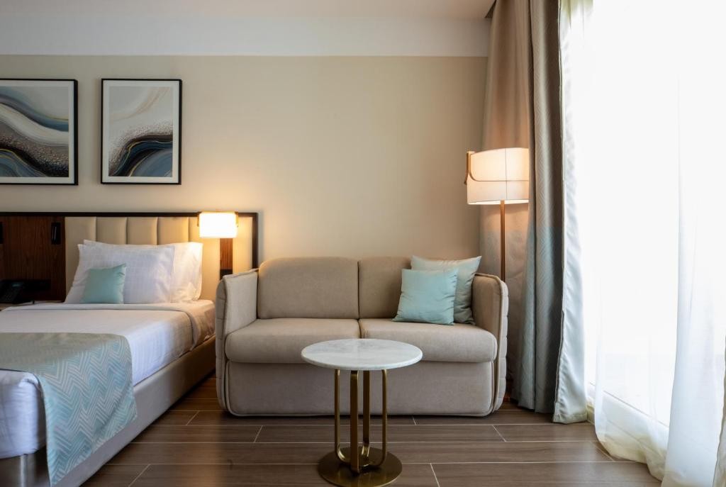 SERENITY SKY ARC SAHL HASHEESH