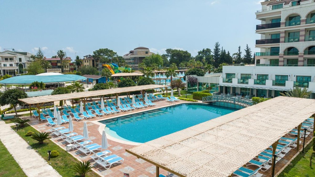 DOSINIA LUXURY RESORT