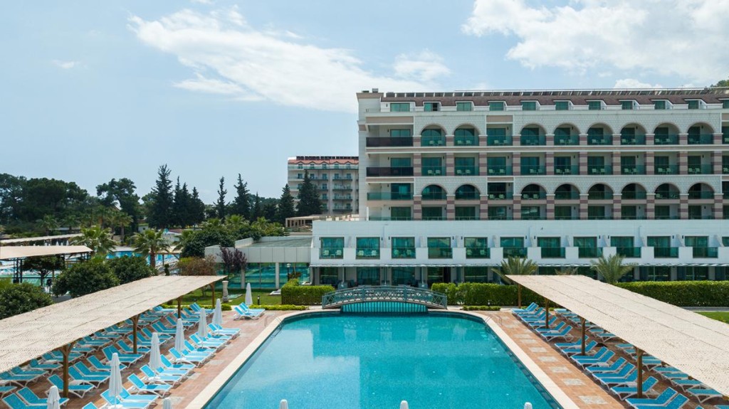 DOSINIA LUXURY RESORT