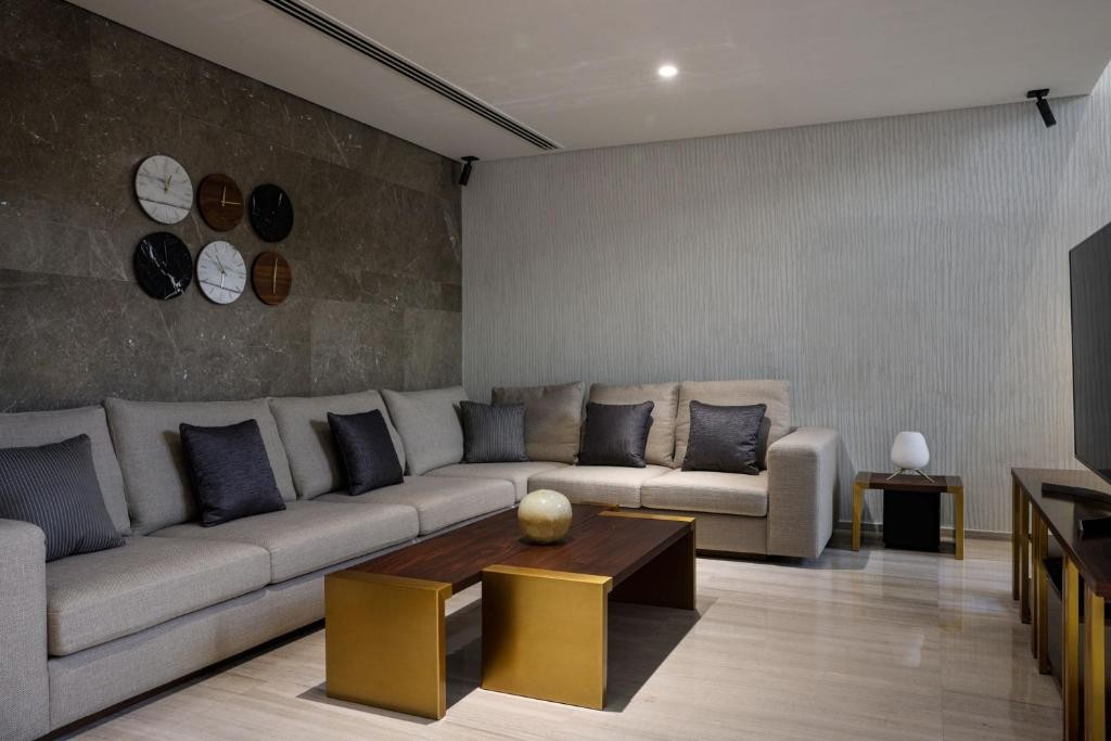 Le Meridien Dubai Hotel & Conference Centre