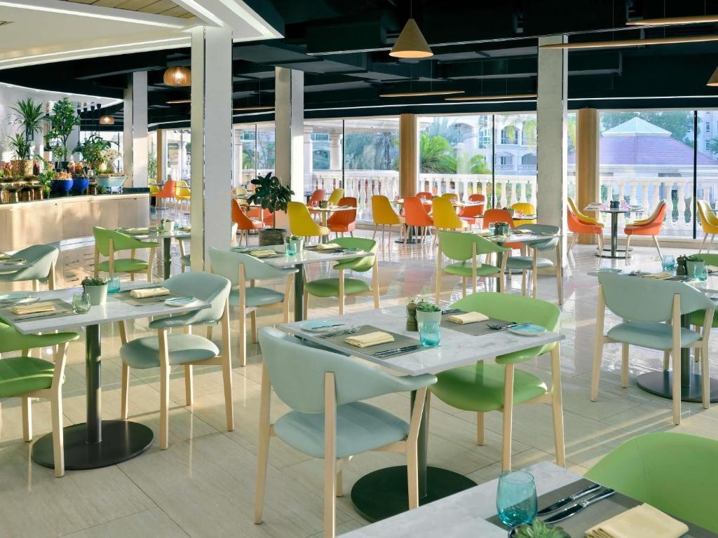 Swissotel Al Murooj Dubai