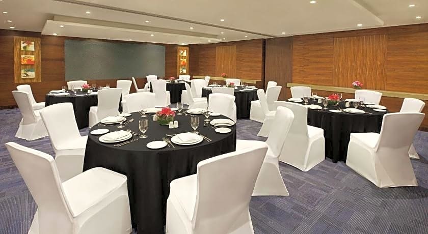 DoubleTree by Hilton Hotel & Residences Dubai – Al Barsha