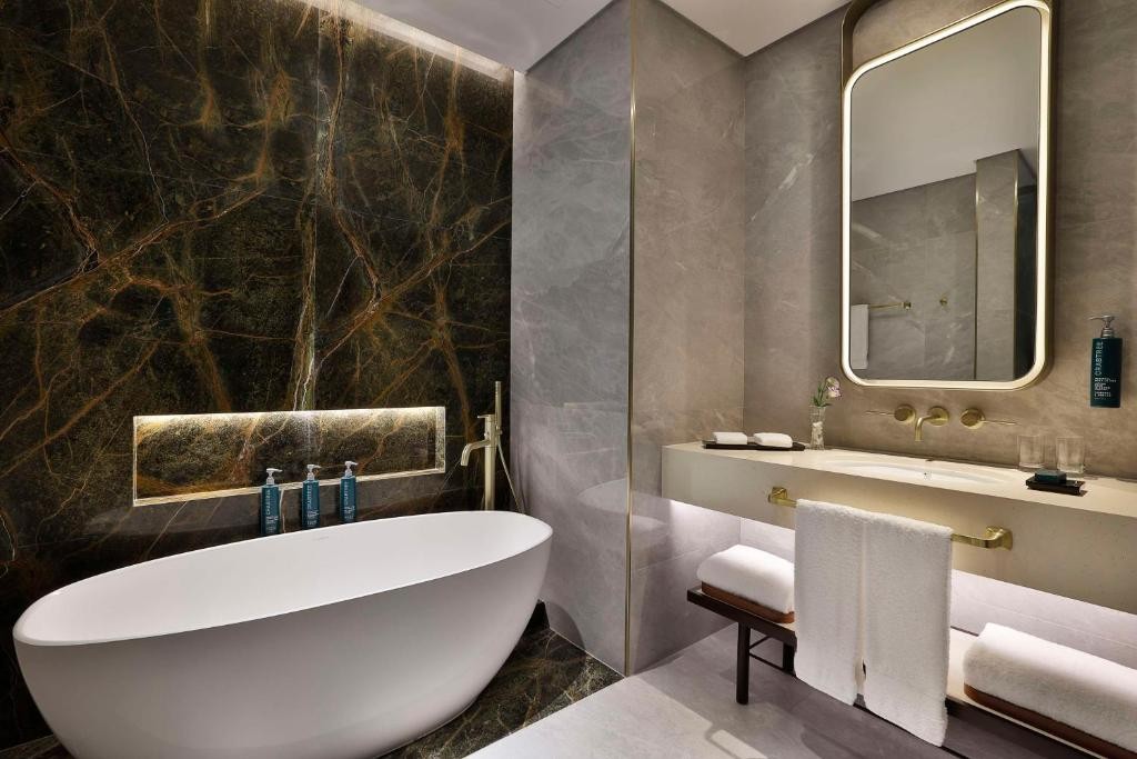 Embassy Suites By Hilton Dubai Business Bay