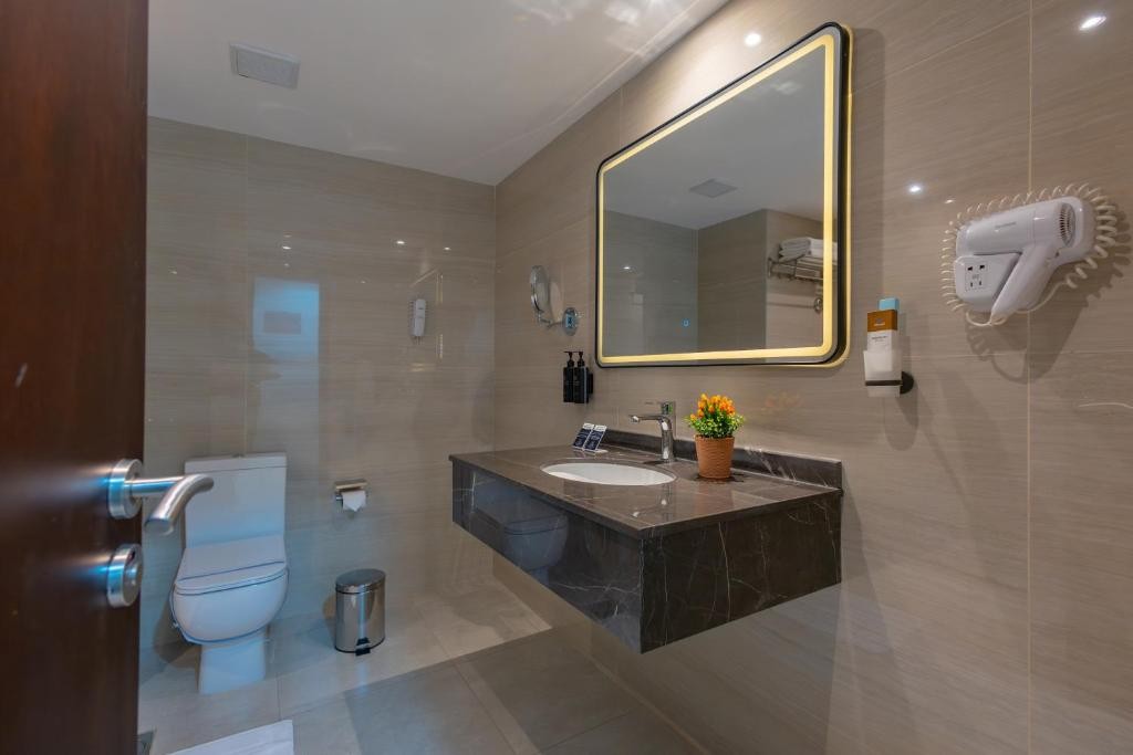 Grand Continent Hotel Dubai