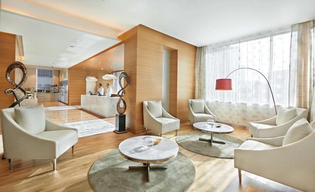 Hyatt Place Dubai Baniyas Square