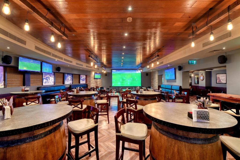 Majestic City Retreat Hotel