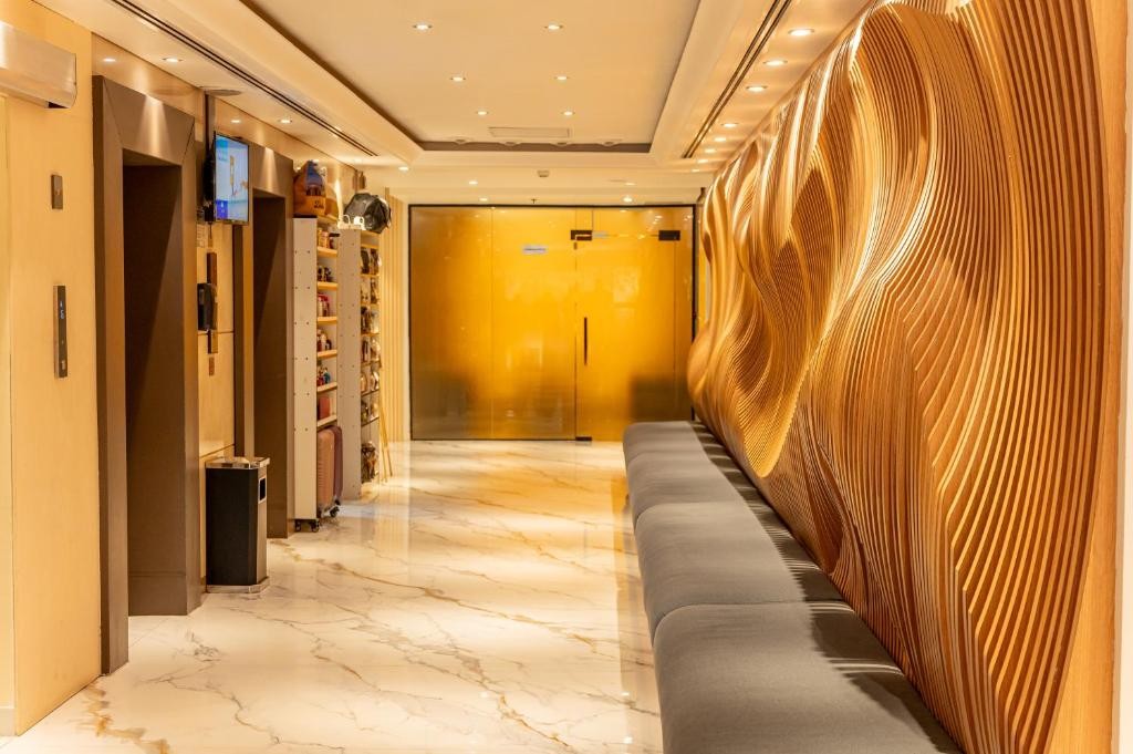 Majestic City Retreat Hotel