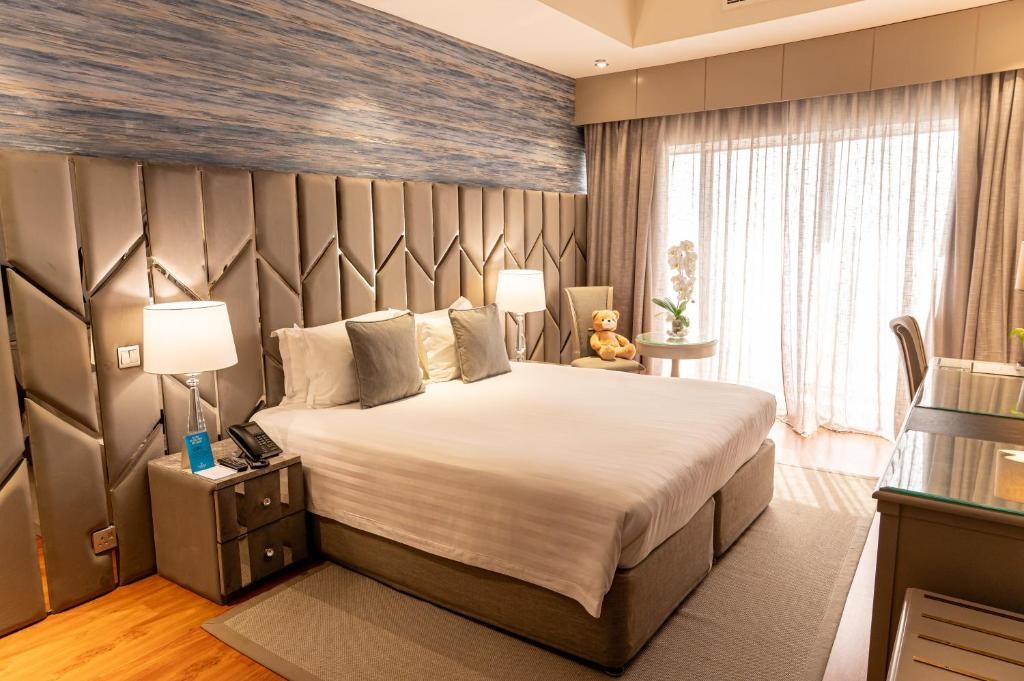 Majestic City Retreat Hotel