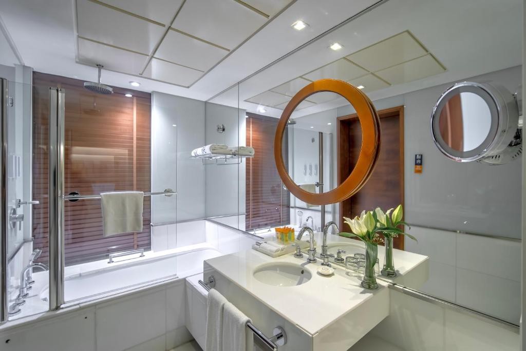 Majestic Premier Hotel