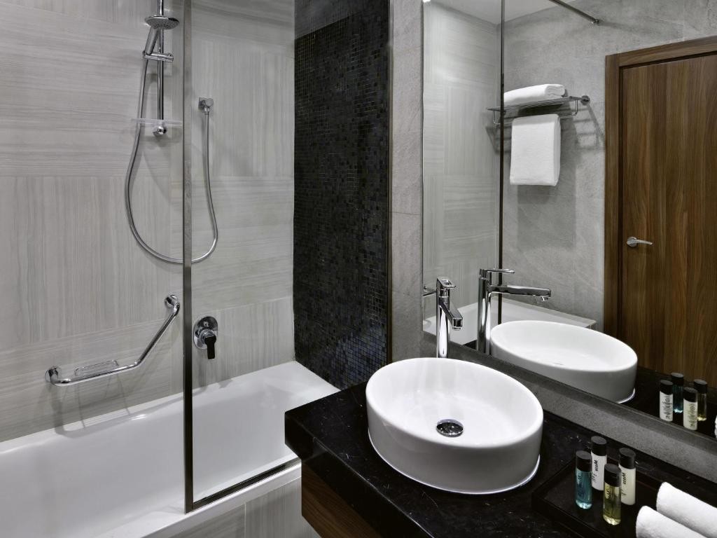 Movenpick Hotel Apartments Downtown Dubai