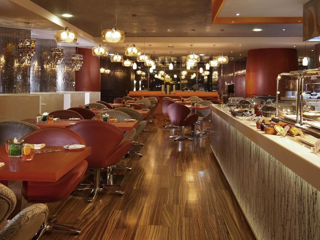 Pullman Dubai Jumeirah Lakes Towers