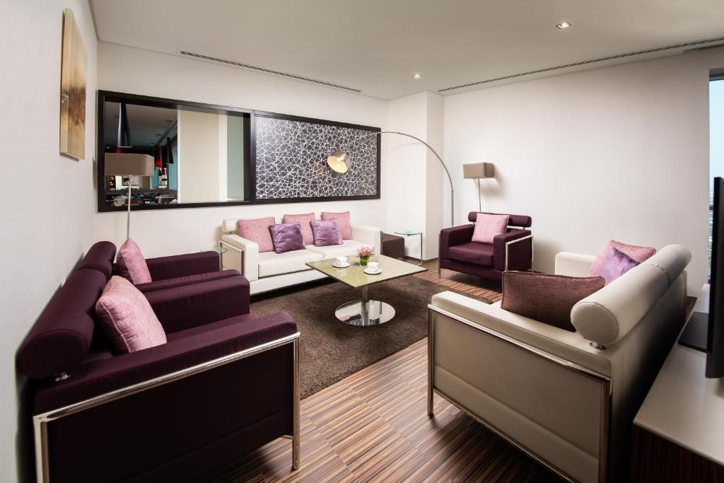 Pullman Dubai Jumeirah Lakes Towers