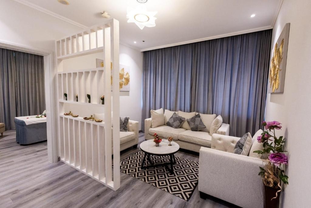 Saraya Corniche Hotel