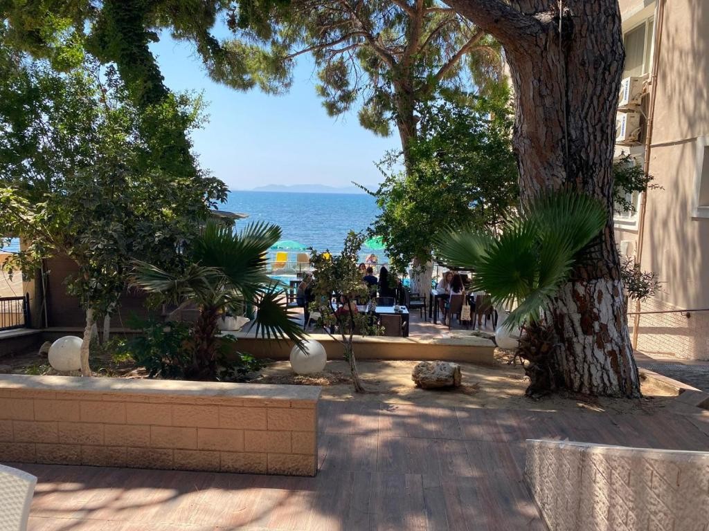 MELIS HOTEL