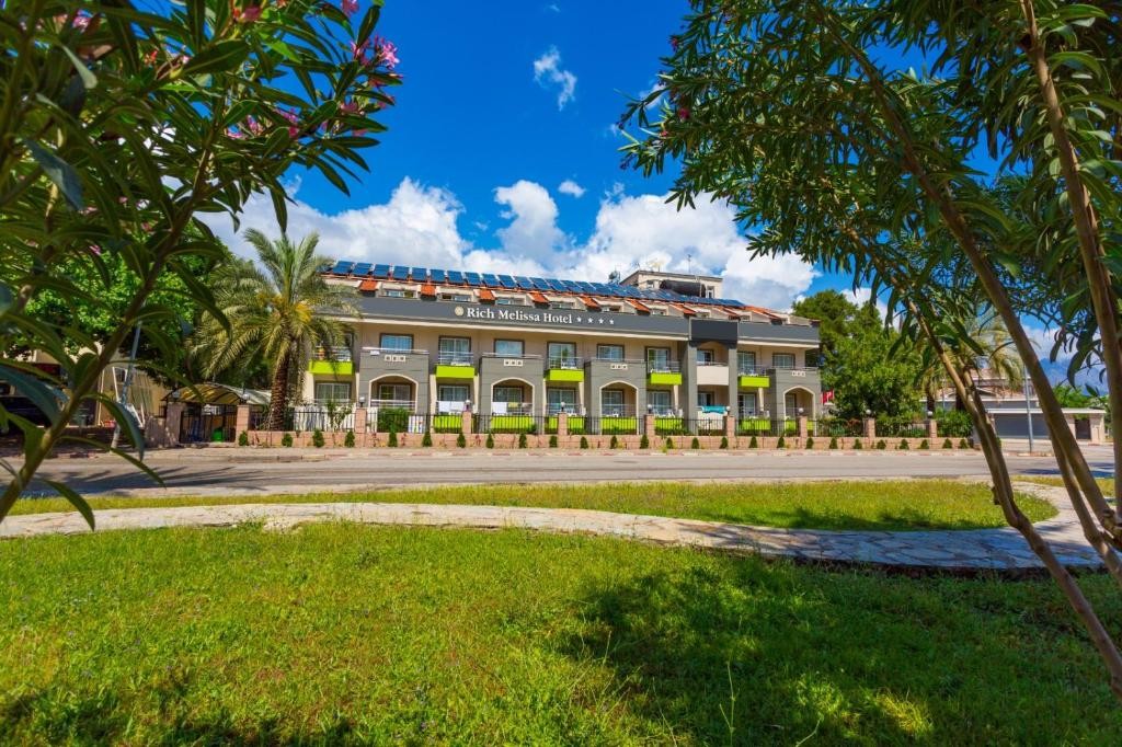 Rich Melissa Hotel