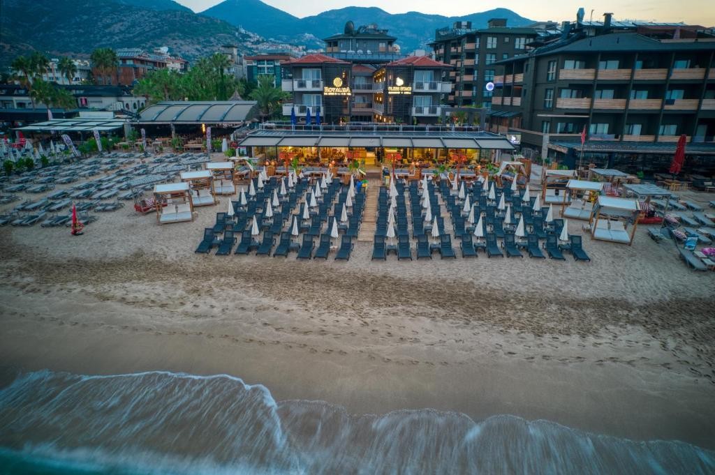 Royalisa Palmiye Beach