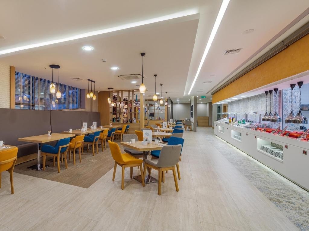 Holiday Inn Antalya - Lara, an IHG Hotel