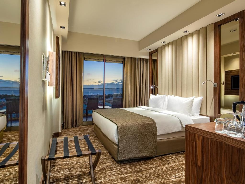 Holiday Inn Antalya - Lara, an IHG Hotel