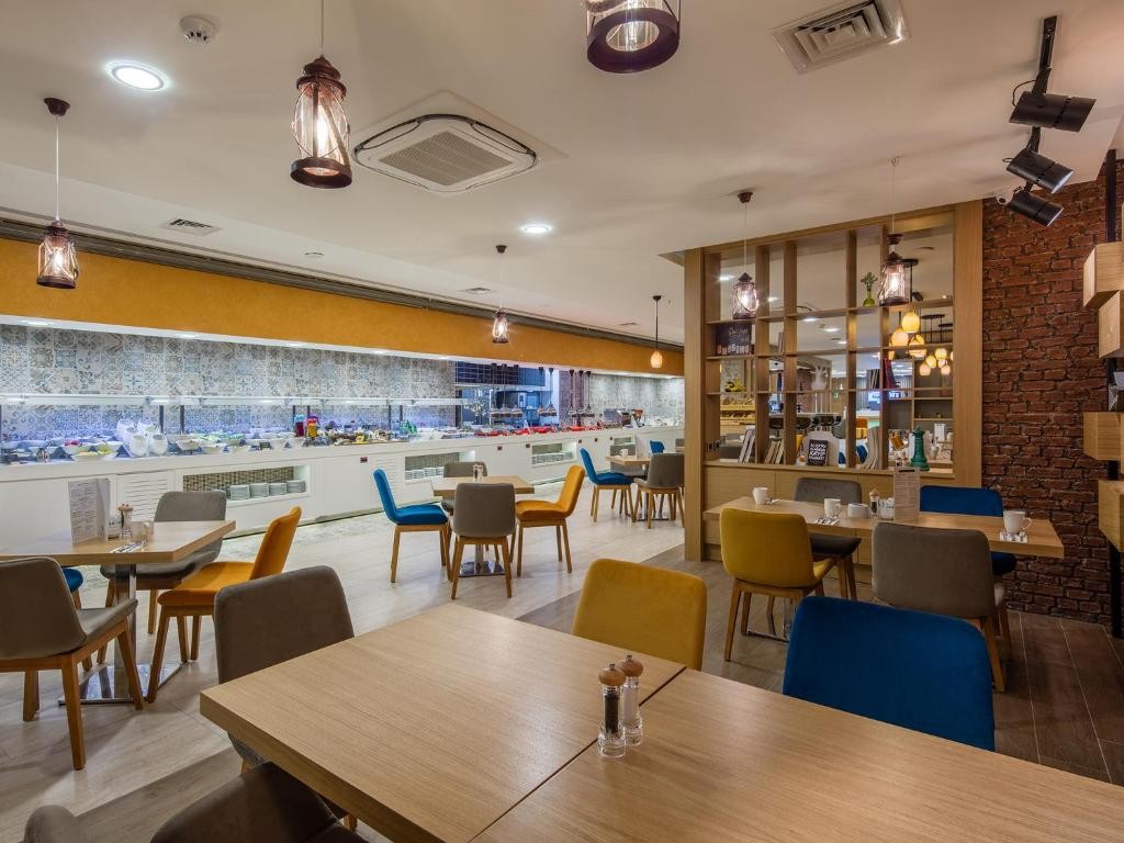 Holiday Inn Antalya - Lara, an IHG Hotel