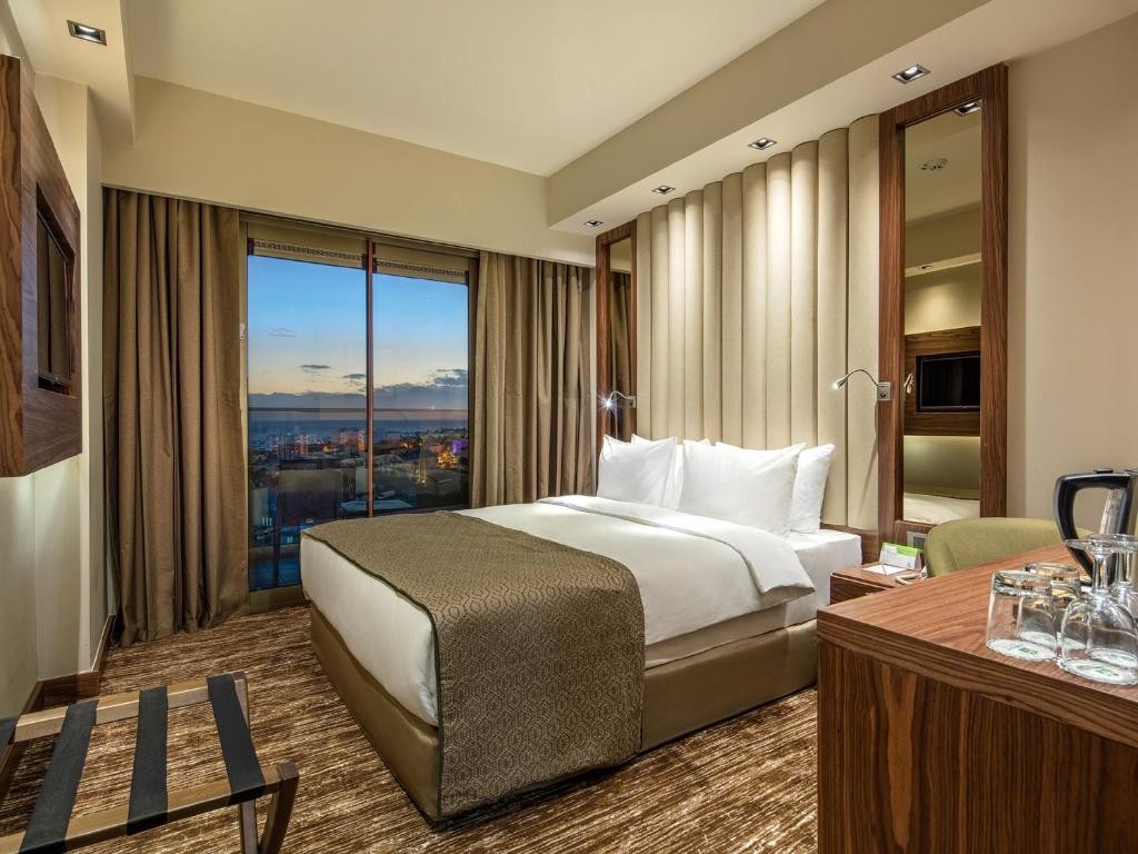 Holiday Inn Antalya - Lara, an IHG Hotel