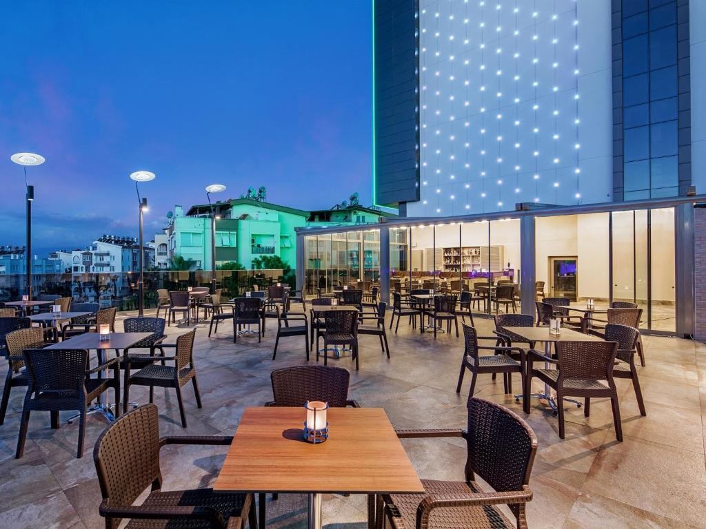 Holiday Inn Antalya - Lara, an IHG Hotel