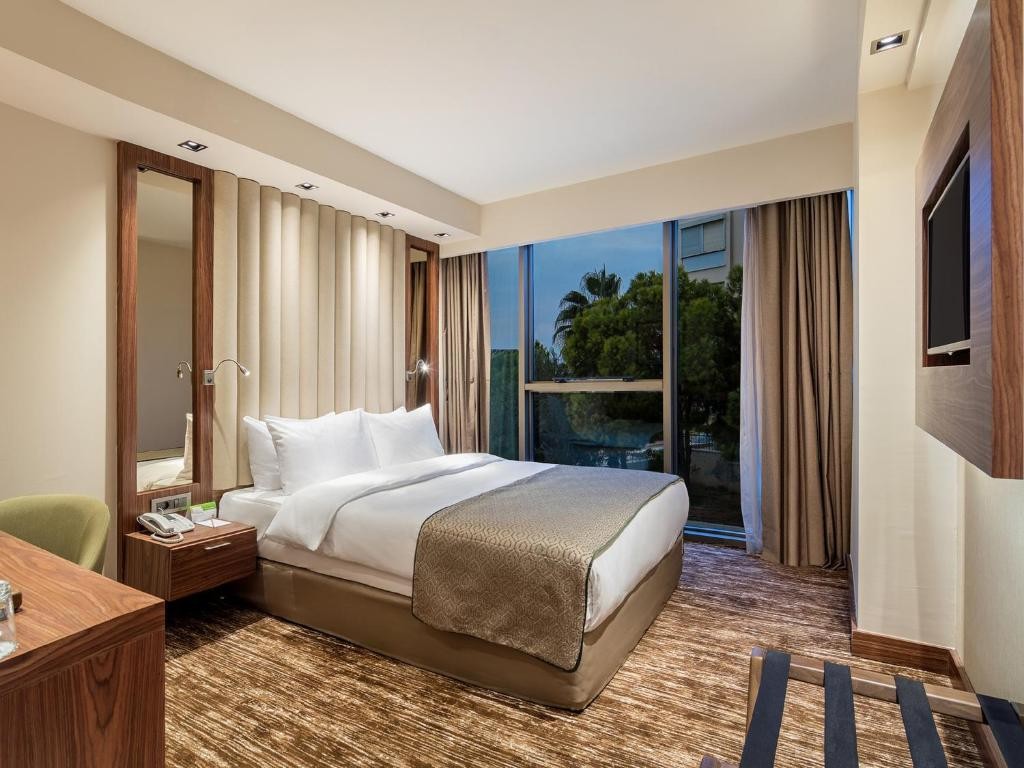 Holiday Inn Antalya - Lara, an IHG Hotel