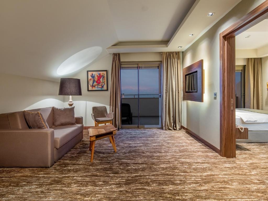 Holiday Inn Antalya - Lara, an IHG Hotel