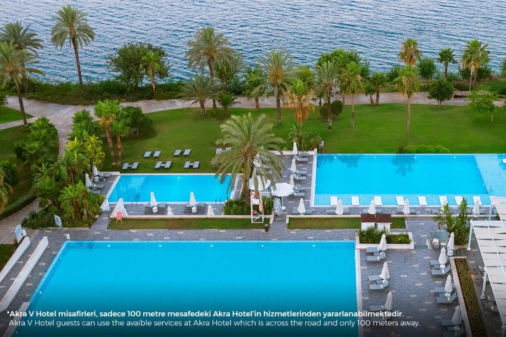 Akra V Hotel