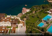 Akra V Hotel