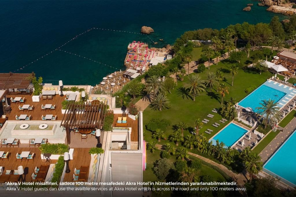 Akra V Hotel