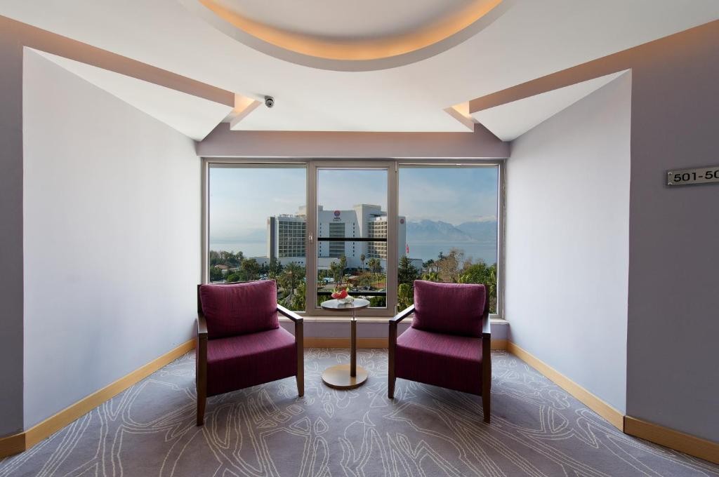 Akra V Hotel