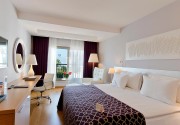 Akra V Hotel