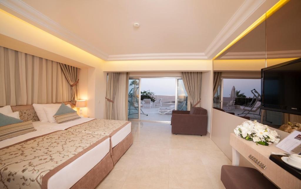 Визия от Xperia Saray Beach Hotel - All Inclusive