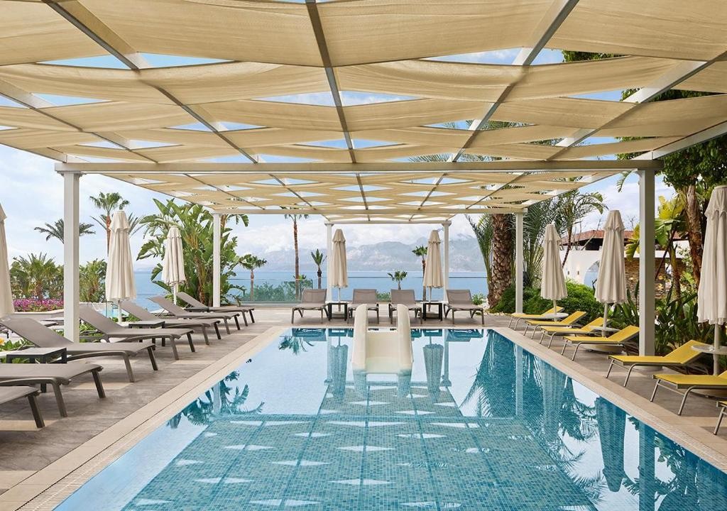 Akra Hotel