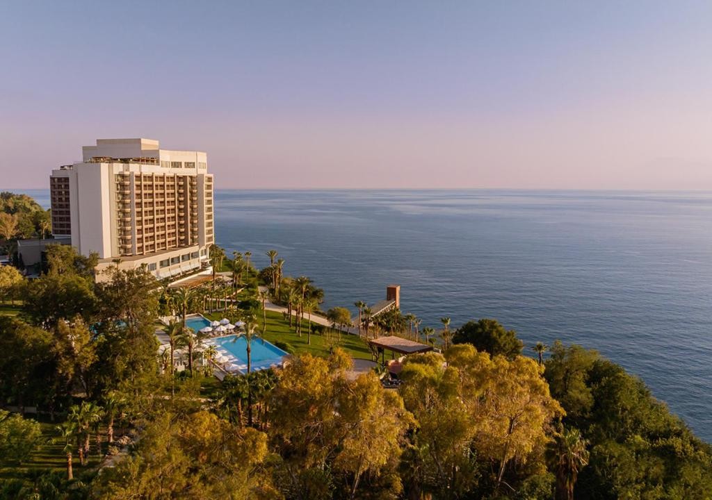 Akra Hotel