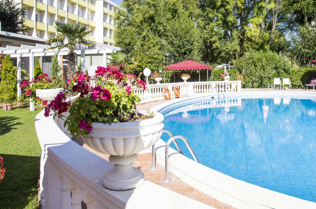 HOTEL APOLLO