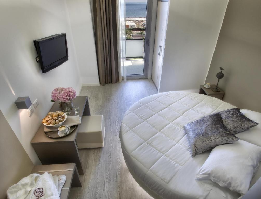 HOTEL BOEMIA